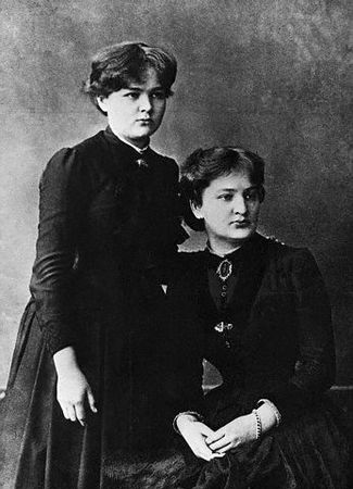 Marie y Bronia Sklodowska