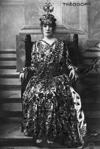 Sarah Bernhardt como Teodora de Bizancio